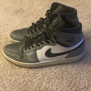 “Rare” Air jordan 1’s grey